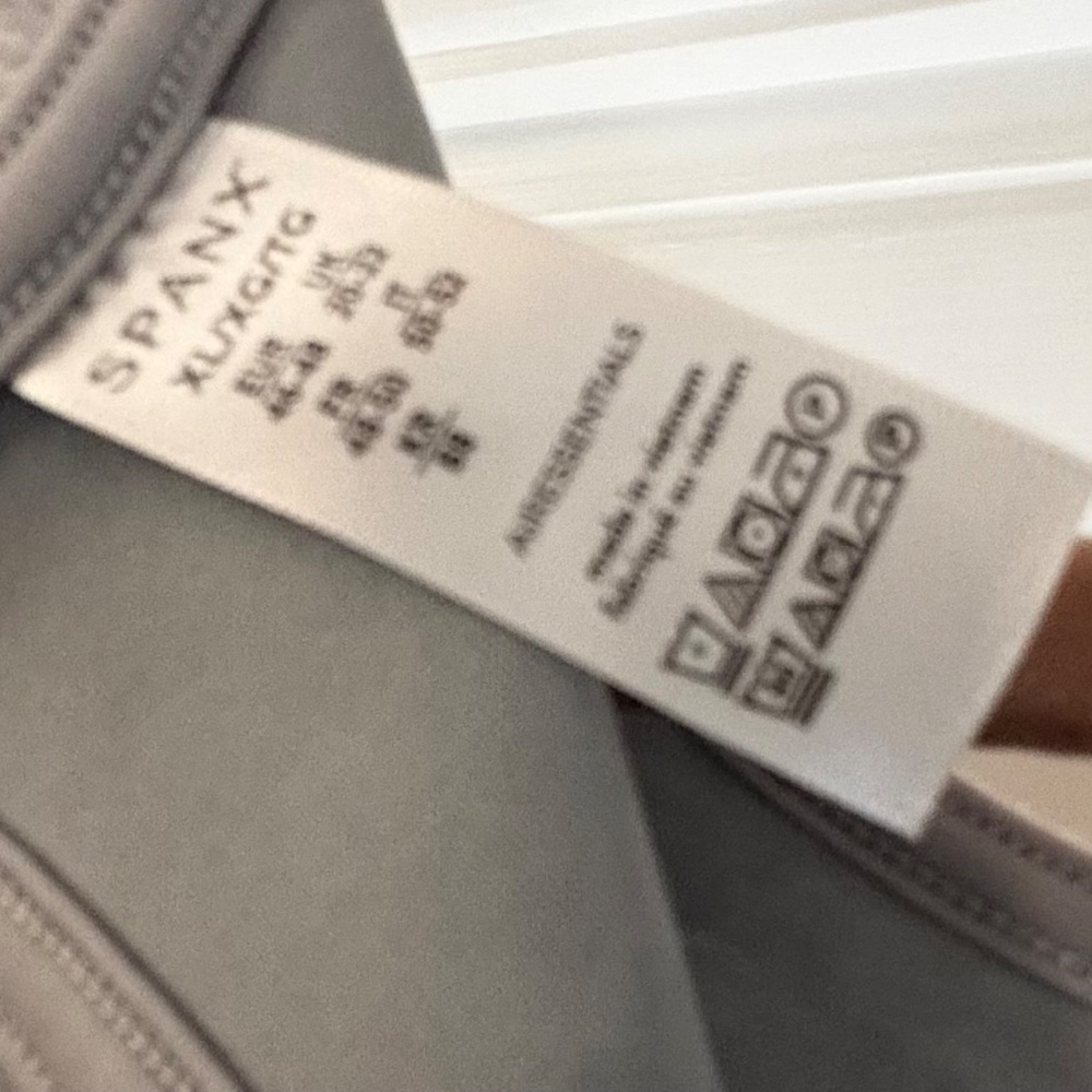 Spanx Jumpsuit - Picture 7 of 8